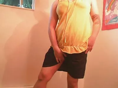 Mu naine ei lase end seks video masaj tagumikku ajada, kuid ta asendab oma häbeme pauguga.