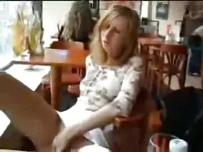 Cunt Carolyn Sweet läbib rassidevahelise videoseksporno kuumuse seksihiiglasega.