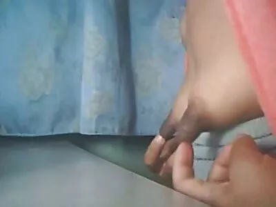 Kiilakas grusiin porno video seks keppib valgetes aluspükstes pargitud venelannat tupes.