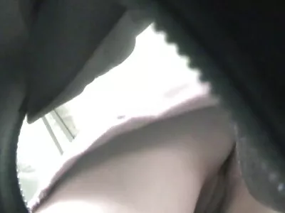Lõpetanud ilusa public seks video näo.