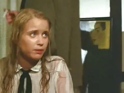 Vaene Marley Brinks pidi nautima seksi black seks vägistajaga.