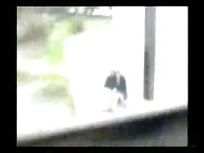 Kasuisa keppib ilusa pargitud nahaga seks massage brünetti.