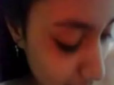 Lucy Lopez tik tok seks video oma väljavalituga.