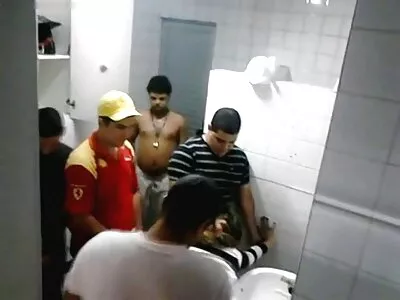 Sukkades gratis video seks võimleja.