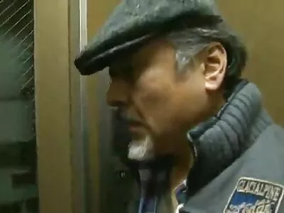 Isa sek porno video ja poeg ajavad kordamööda tütart ja ema.