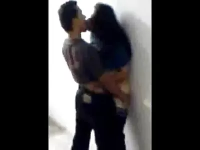 Hispaania kehakaupleja fucks kutt kivides sex porna xxx