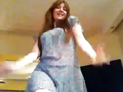 Noor kasuema Britney Amber rahustas oma kasupoja seks video gratis erektsiooni.